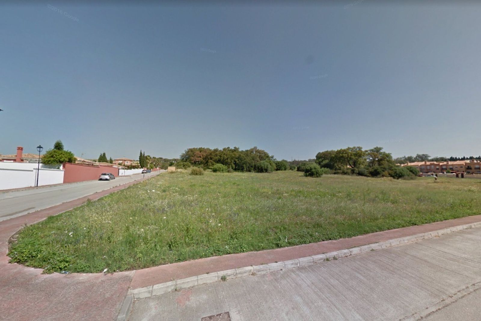 Parcela que linda con la avenida Conde de Revertera y la calle Bartolomé Esteban Murillo, Palmones