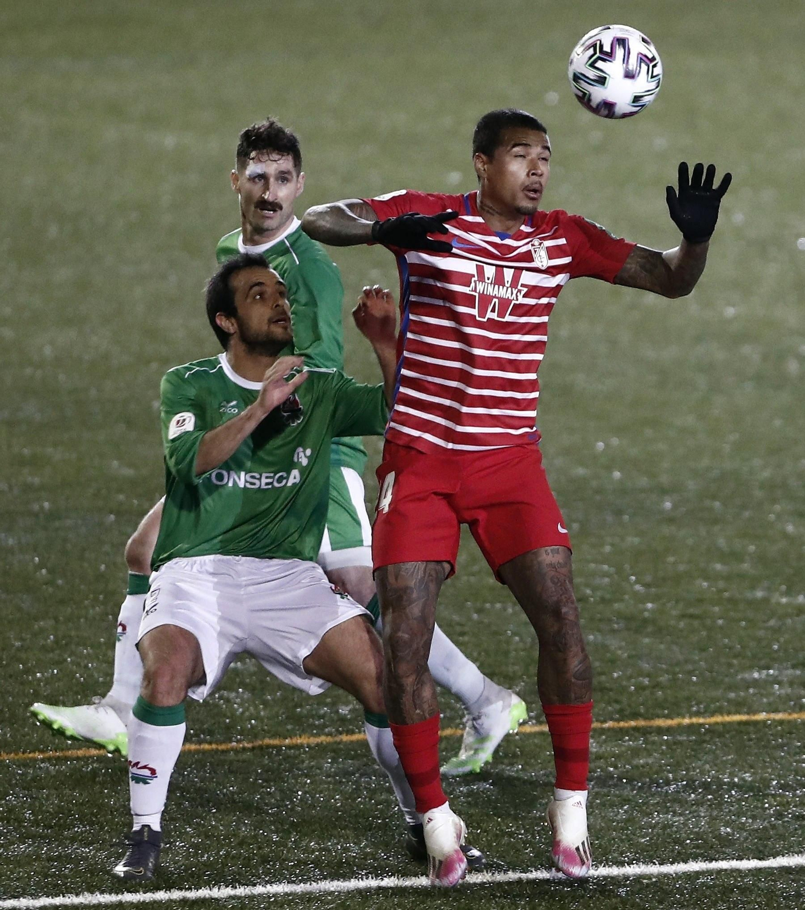 Kenedy fue el autor del tanto que abrió el marcador.