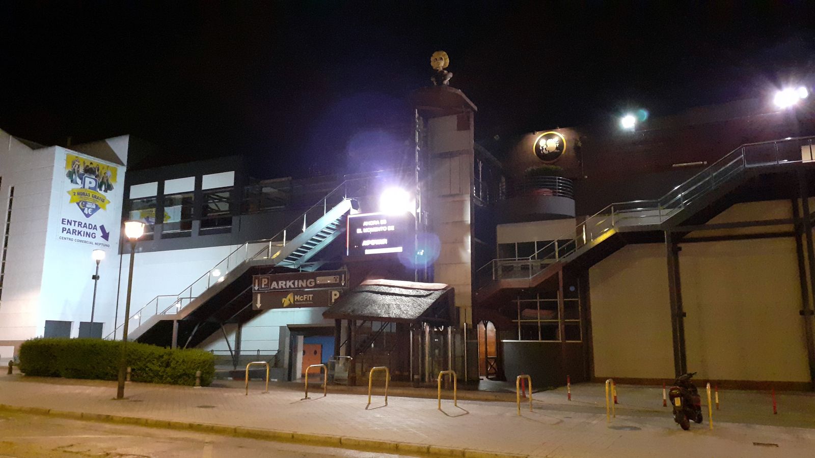 Las zona de fiesta de Granada por la noche durante el confinamiento por coronavirus