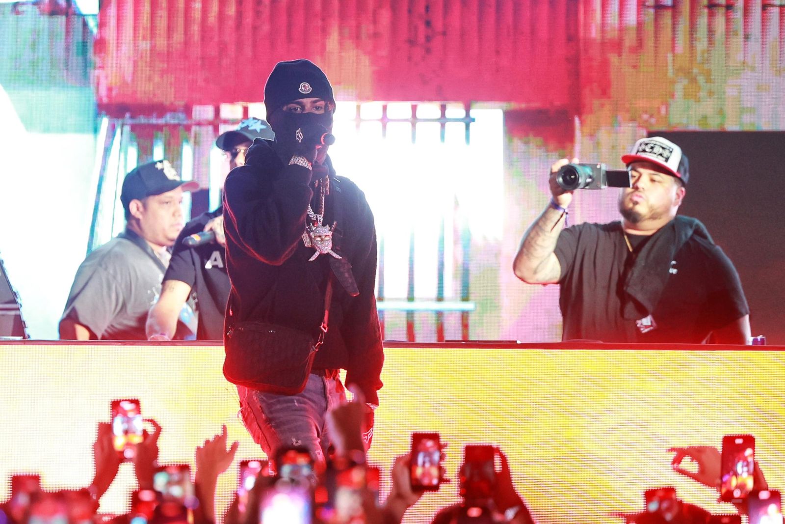 Búscate en el concierto de Yovngchimi en Concert Music Festival en Chiclana