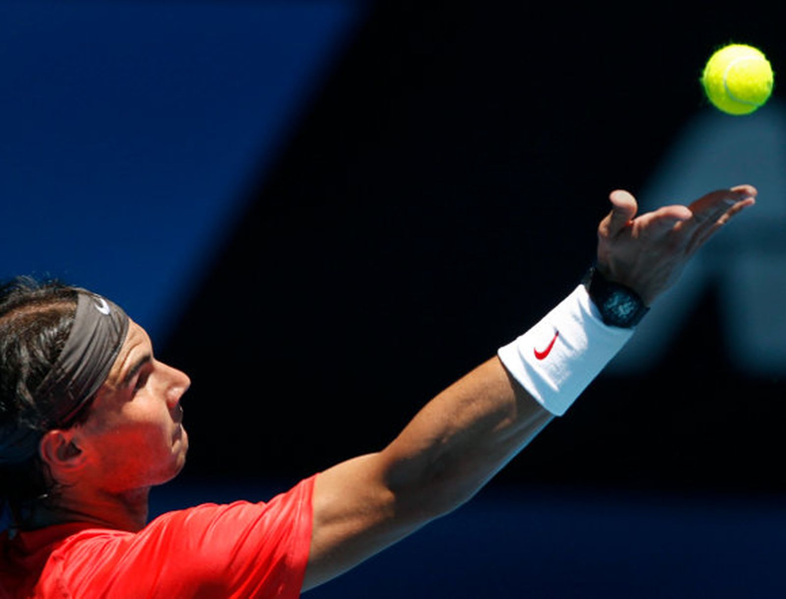 Nadal pasa a la tercera ronda sin complicaciones