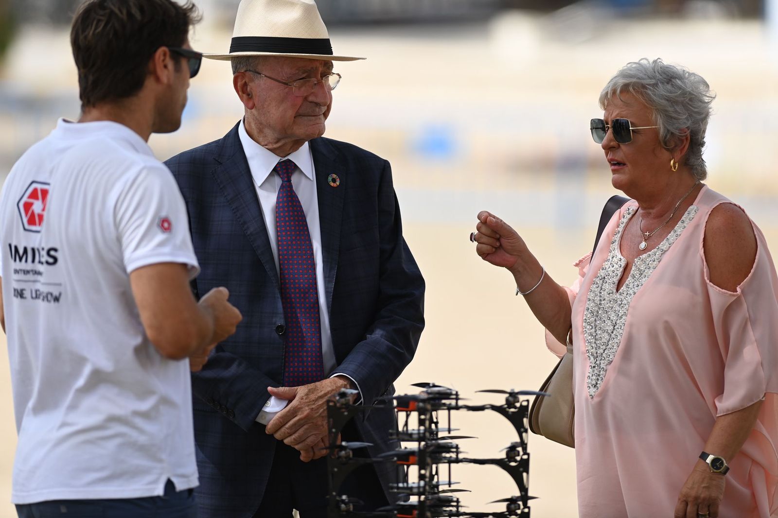 Así son los drones con los que Málaga inicia esta noche su Feria (fotos)