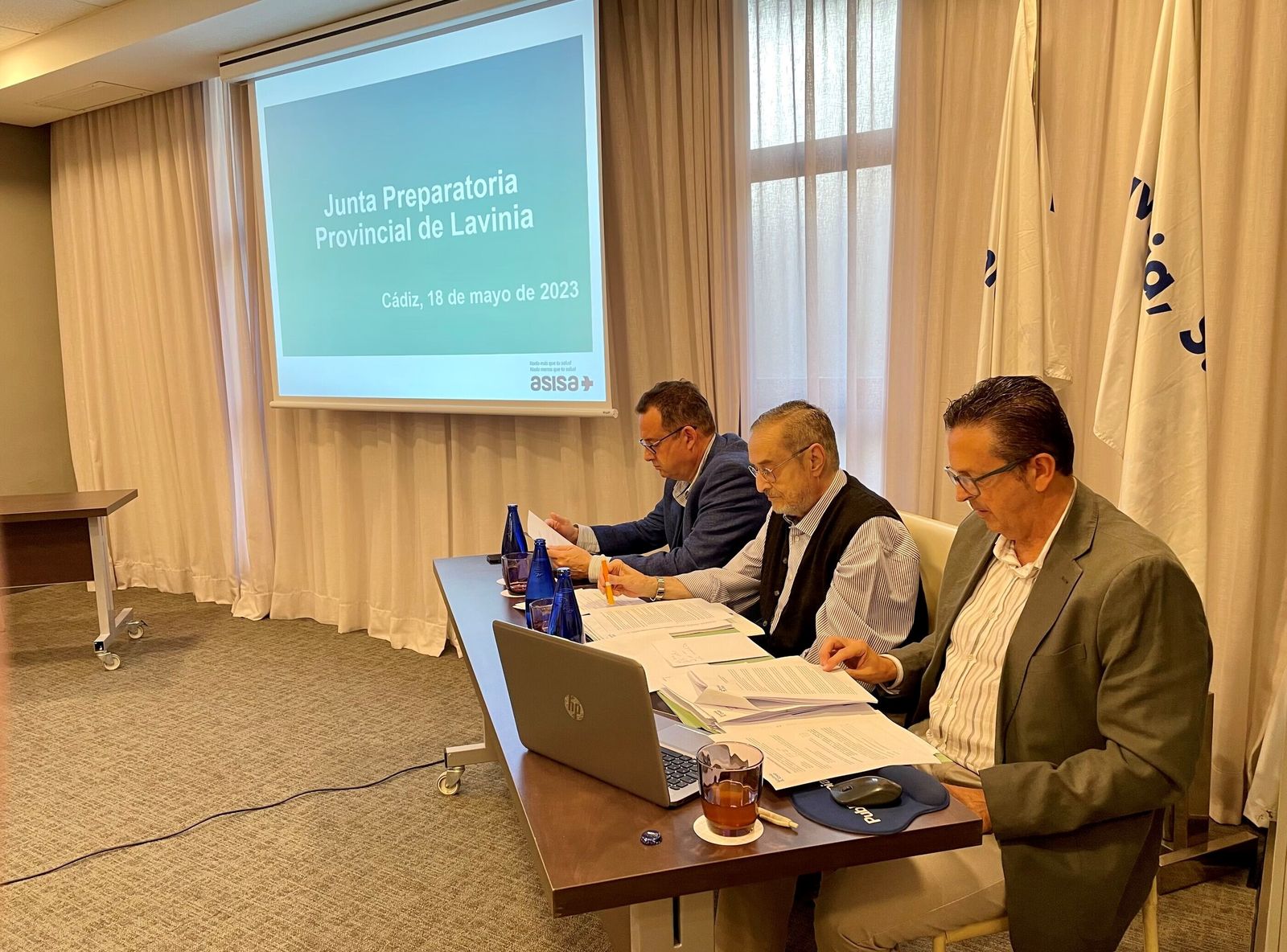 Un momento de la Junta Preparatoria de la Sociedad Cooperativa Sanitaria Lavinia.