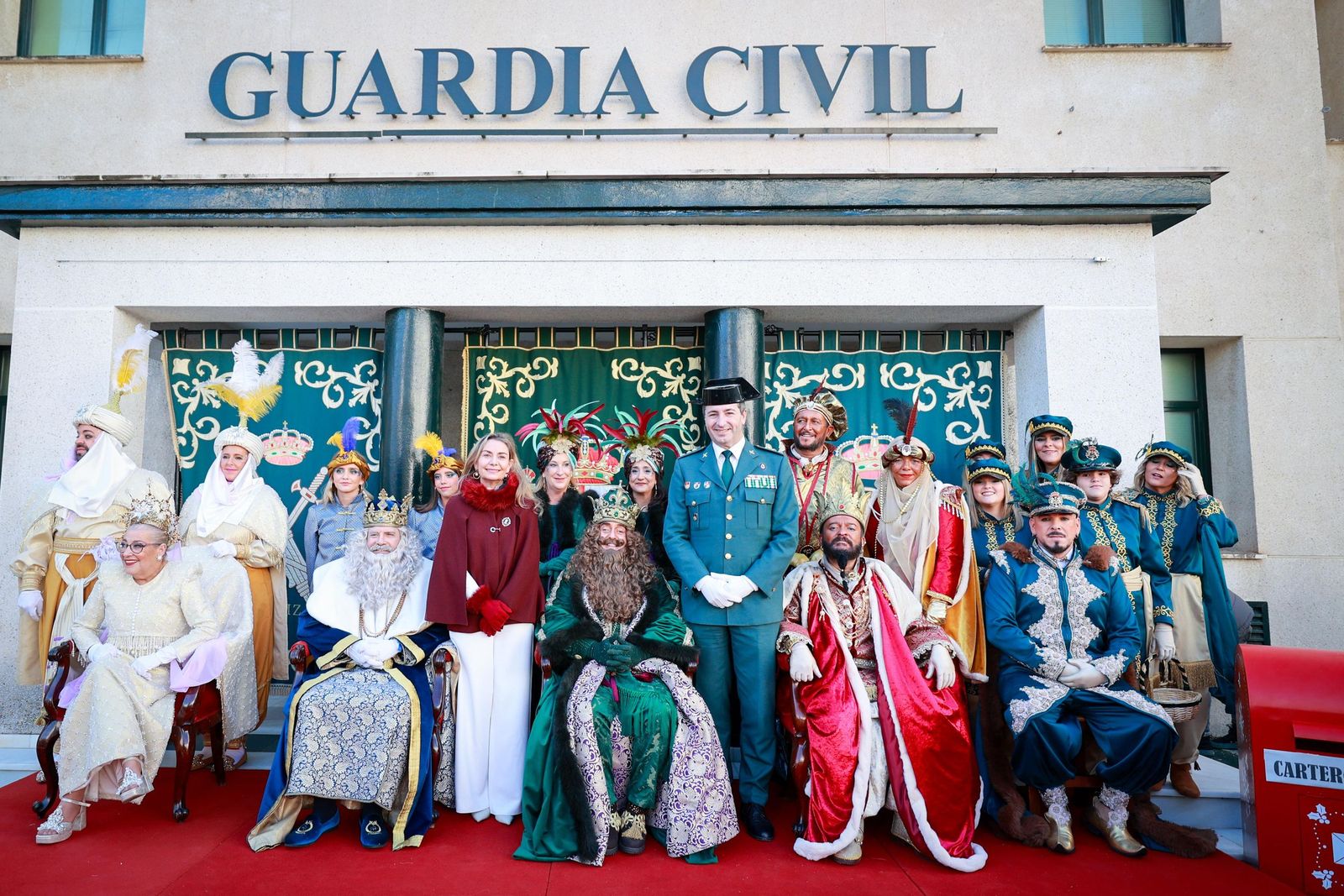 Los Reyes Magos, en la Comandancia de la Guardia Civil en Cádiz.