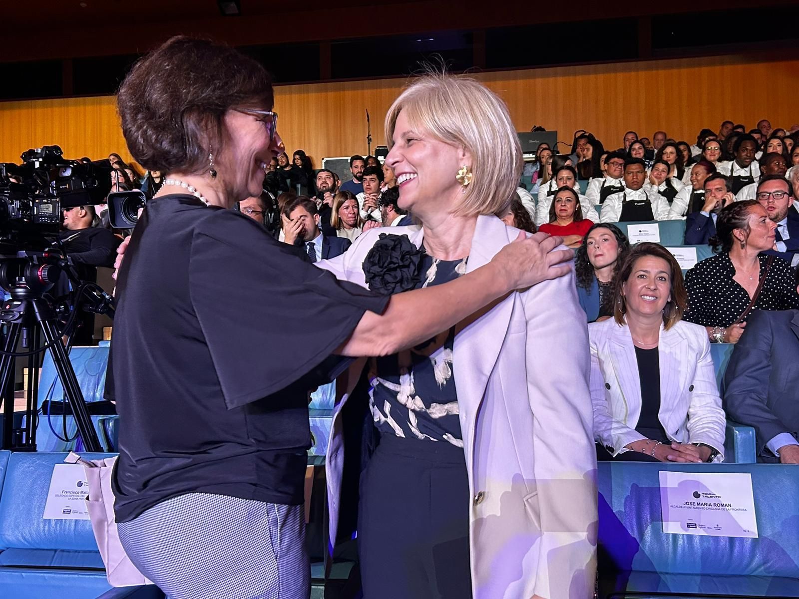 Lola Ruedas y María José García-Pelayo durante el Foro Desarrollo de Talento.