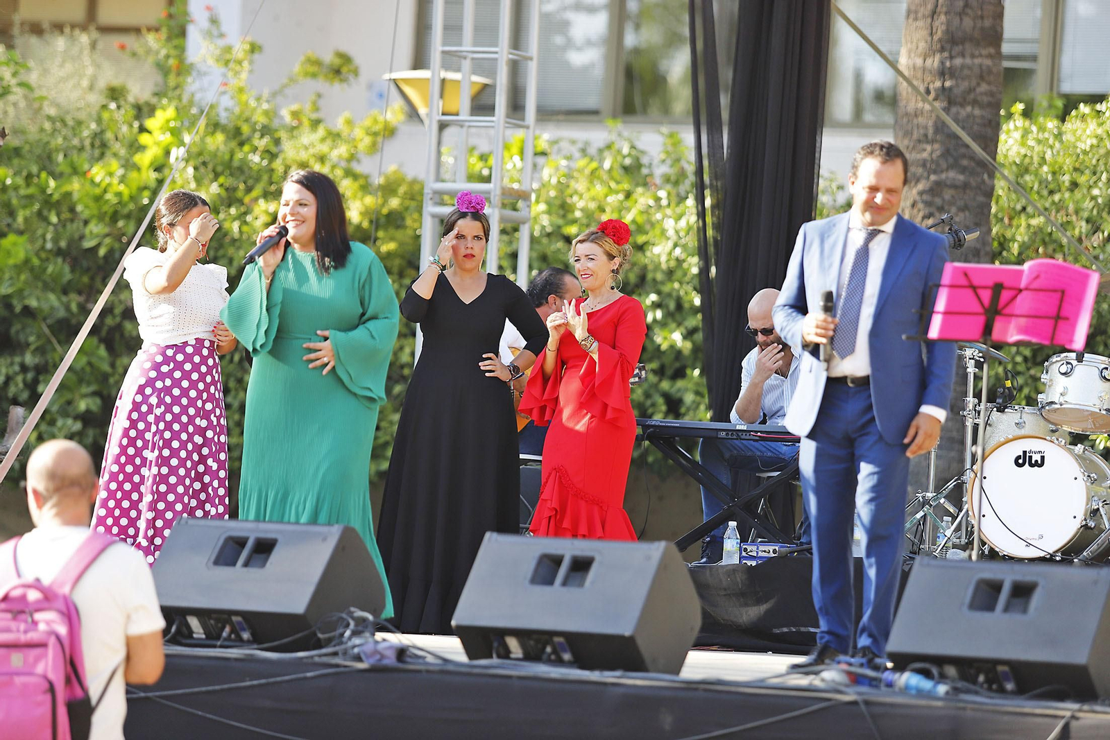 Imágenes de la Feria de las Sevillanas en los jardines del muelle