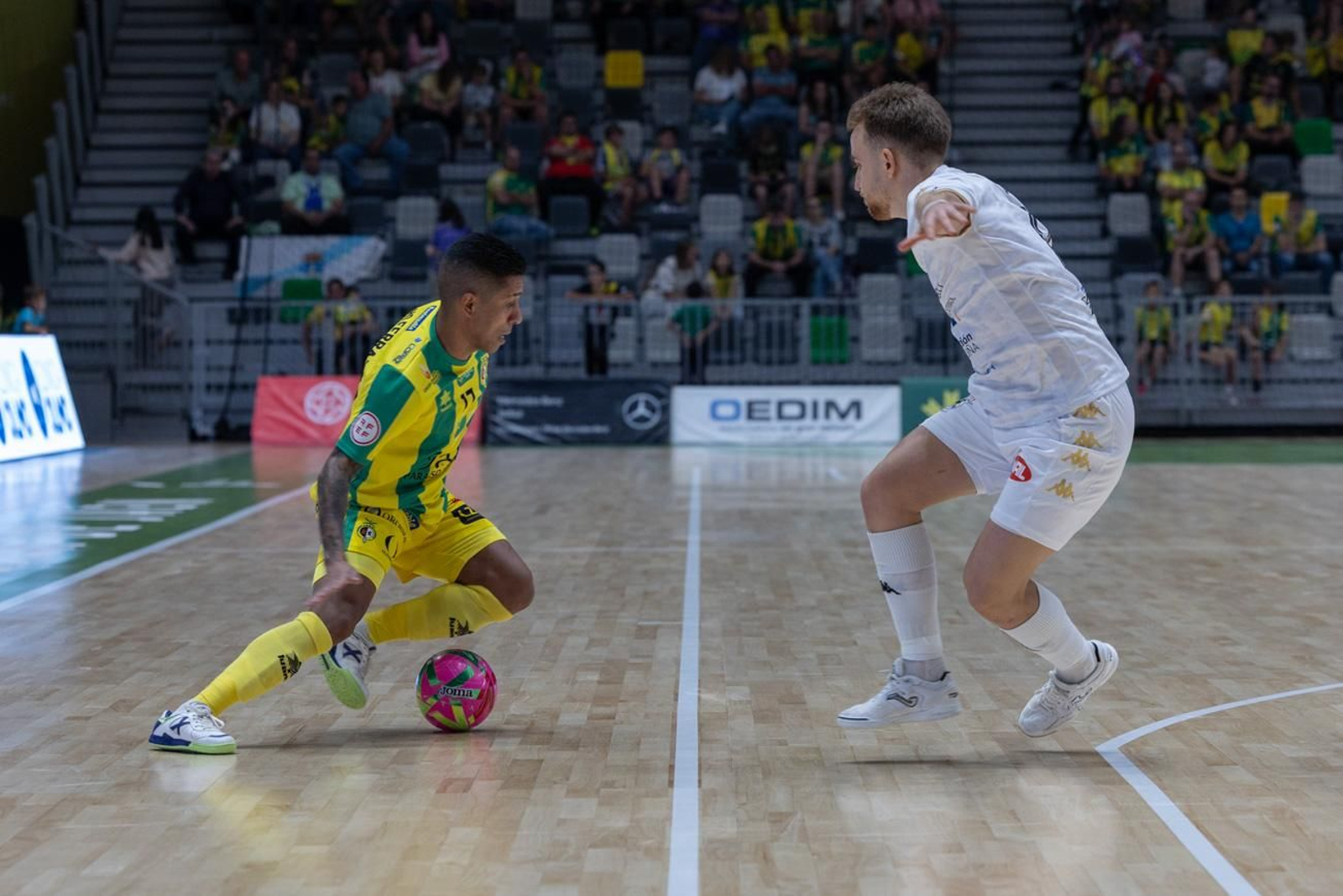 Las mejores imágenes de la amplia victoria del Jaén Paraíso Interior FS sobre O Parrulo Ferrol