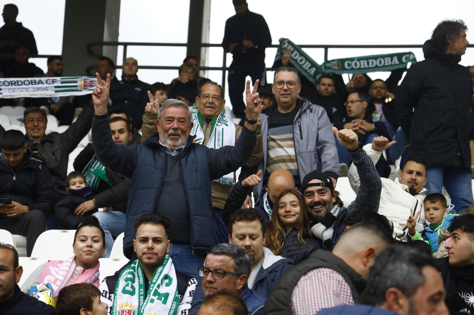El ambiente en las gradas de El Arcángel para el Córdoba CF - Cultural Leonesa, en imágenes