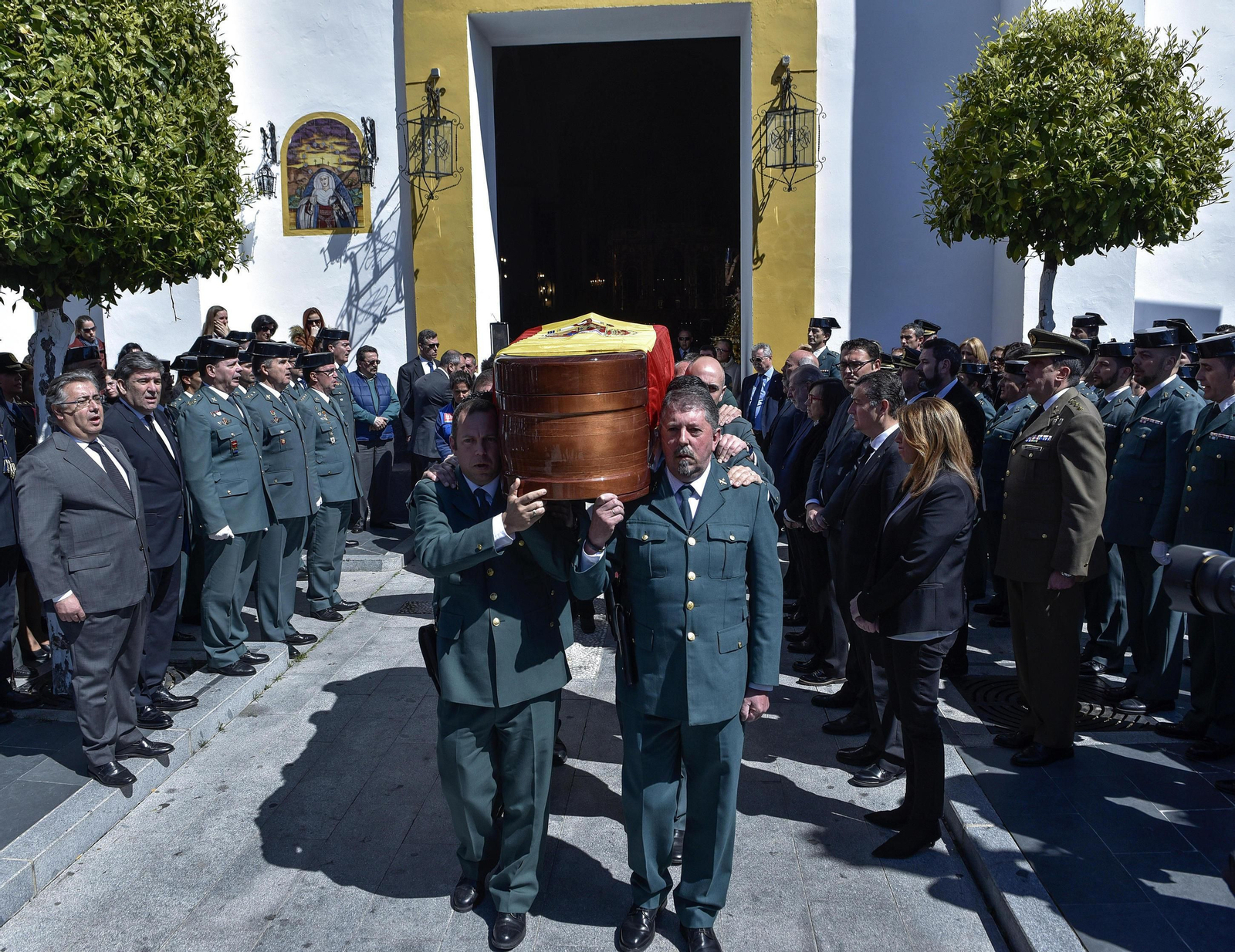 El funeral del guardia civil fallecido en Guillena, en imágenes