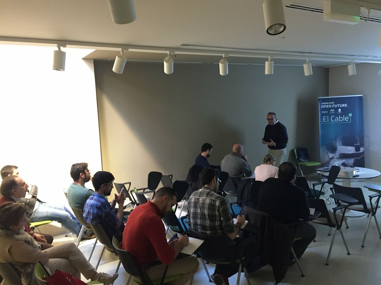 Los emprendedores de El Cable, en Almería, durante una jornada de formación en sus instalaciones.