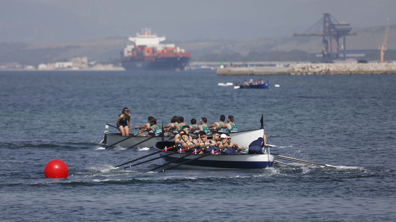 Las fotos de la segunda jornada del Campeonato de España de remo en banco fijo LLaut de La Línea