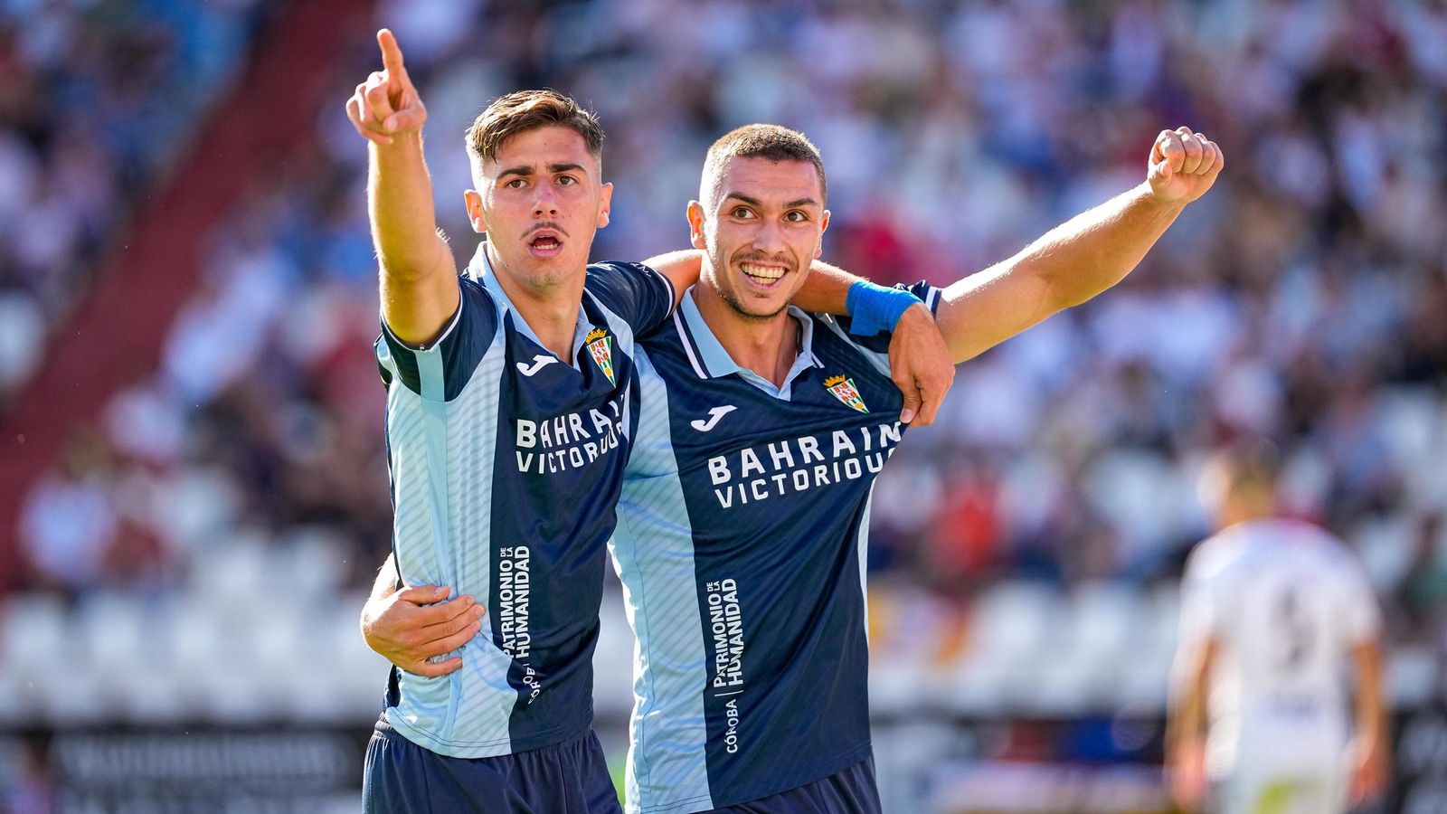 Requena celebra uno de los goles de Adri Fuentes en Ceuta.