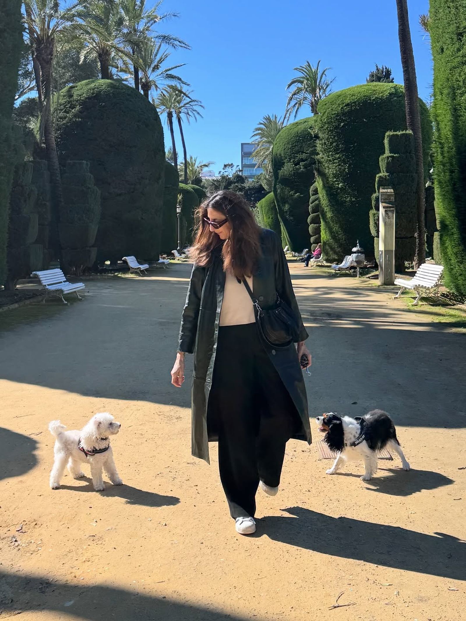 Paz Padilla paseando por el Parque Genovés