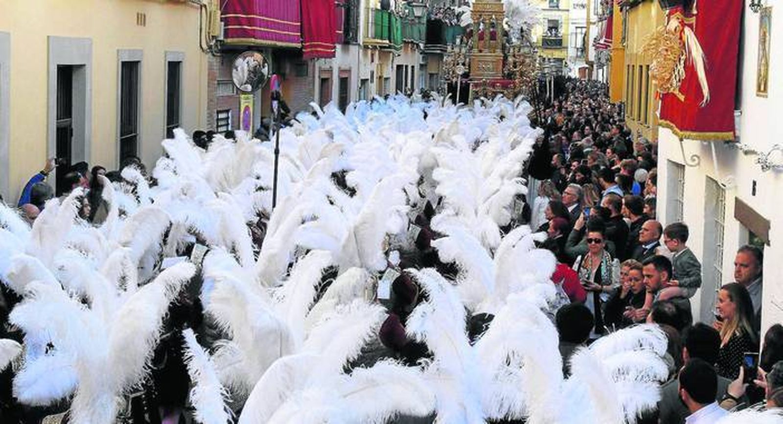 Los armaos dentrás del paso del Señor de la Sentencia la pasada Madrugada.