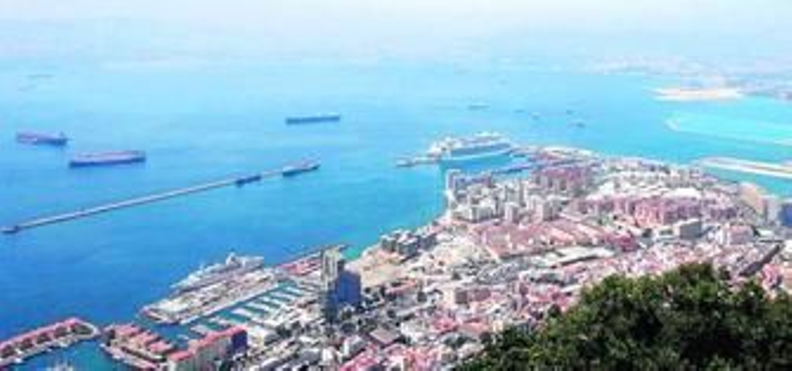 Vista de la Bahía de Algeciras, desde el Peñón de Gibraltar.