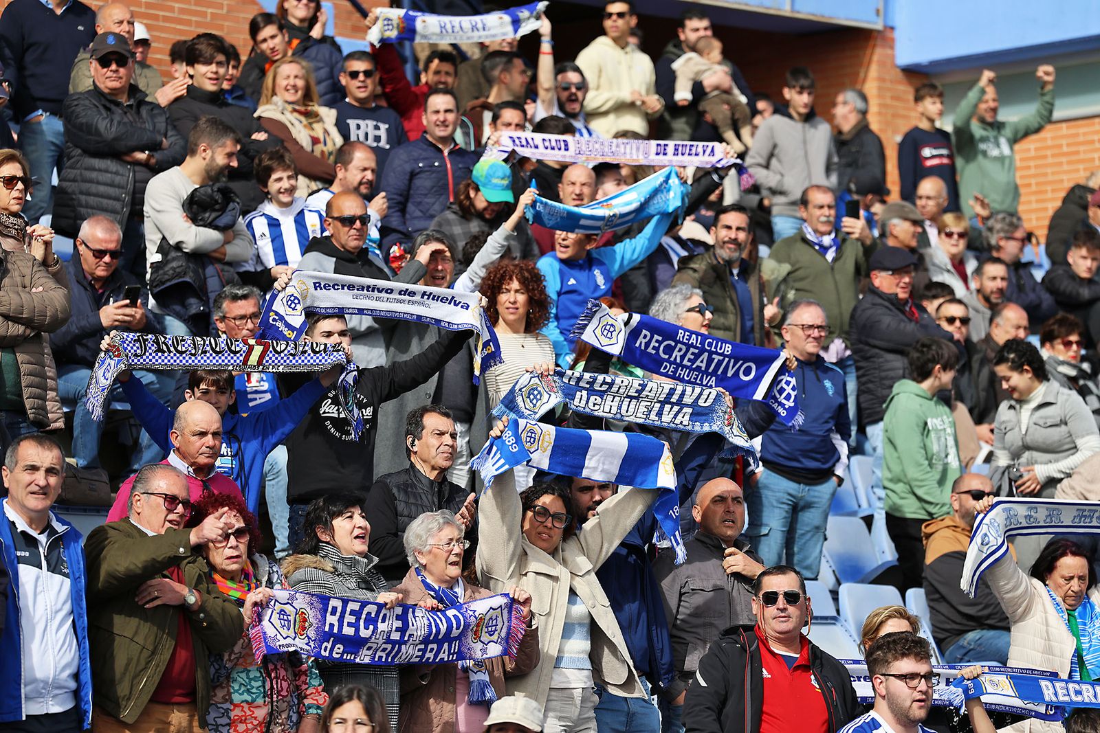 Ambiente en las gradas del Recreativo de Huelva vs AD Ceuta FC