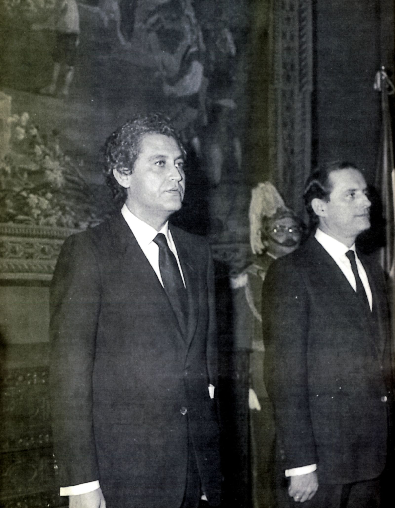 Rafael Escuredo, entonces presidente de la Junta, con Luis Uruñuela, que en 1982 era alcalde de Sevilla.