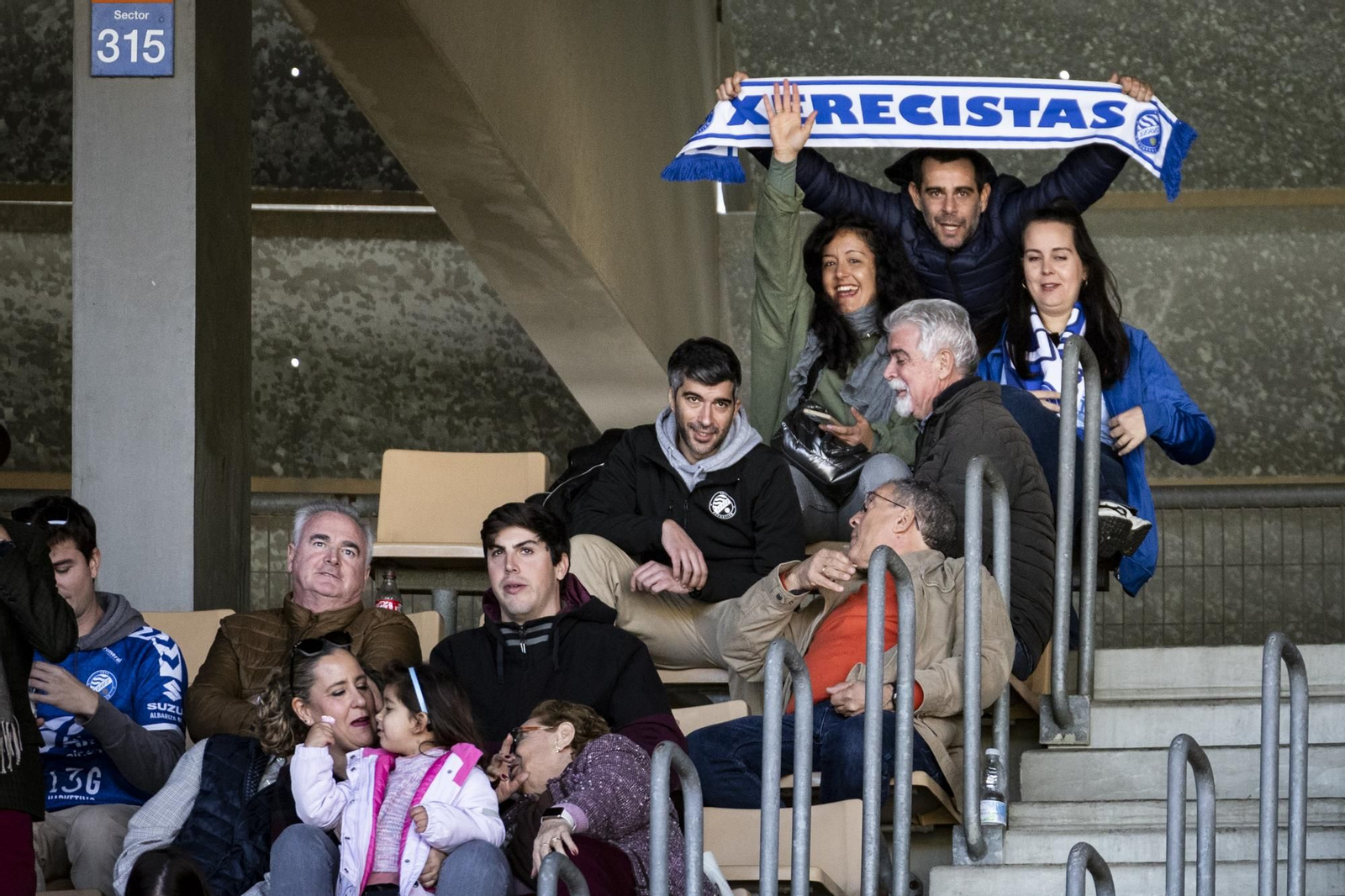 Búscate en el encuentro entre Xerez DFC y Recre en Chapín