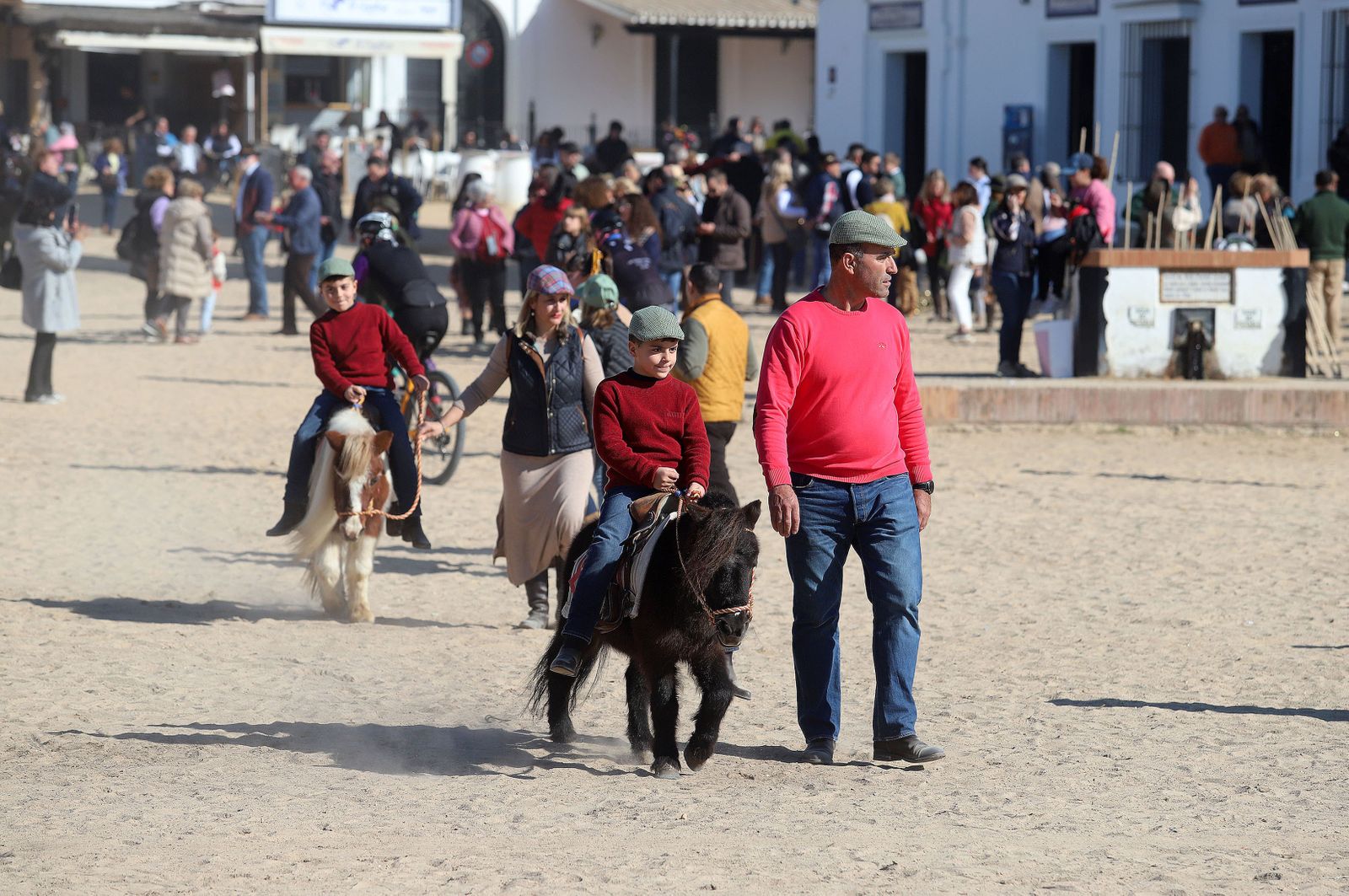Imágenes del ambiente previo a la celebración de la Candelaria en El Rocío