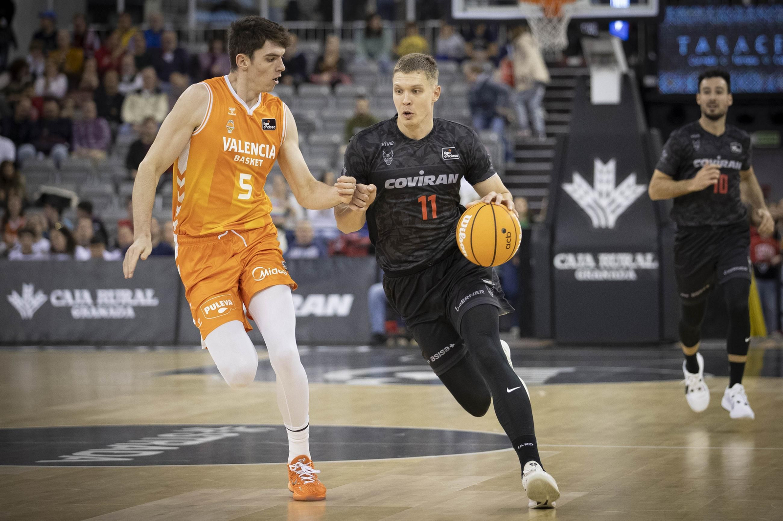 Elias Valtonen en un ataque en el pasado partido ante el Valencia Basket