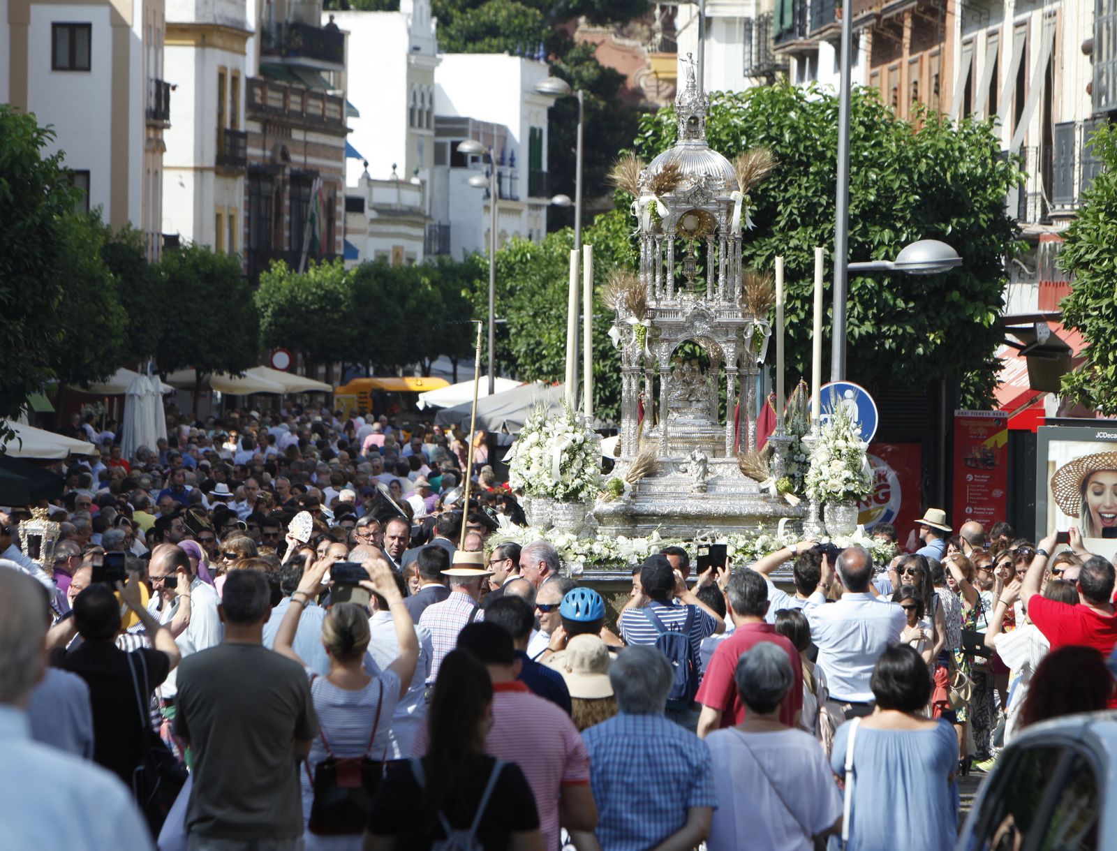 Imágenes del Corpus de Triana y de la Iglesia de la Magdalena