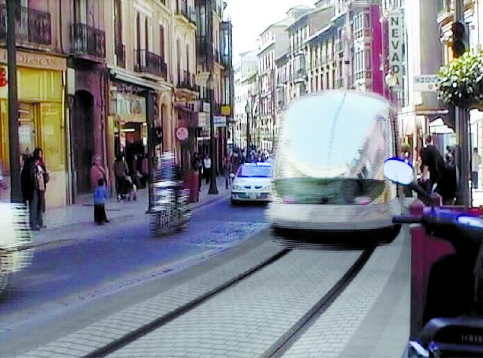 Recreación del metro a su paso por Reyes Católicos.