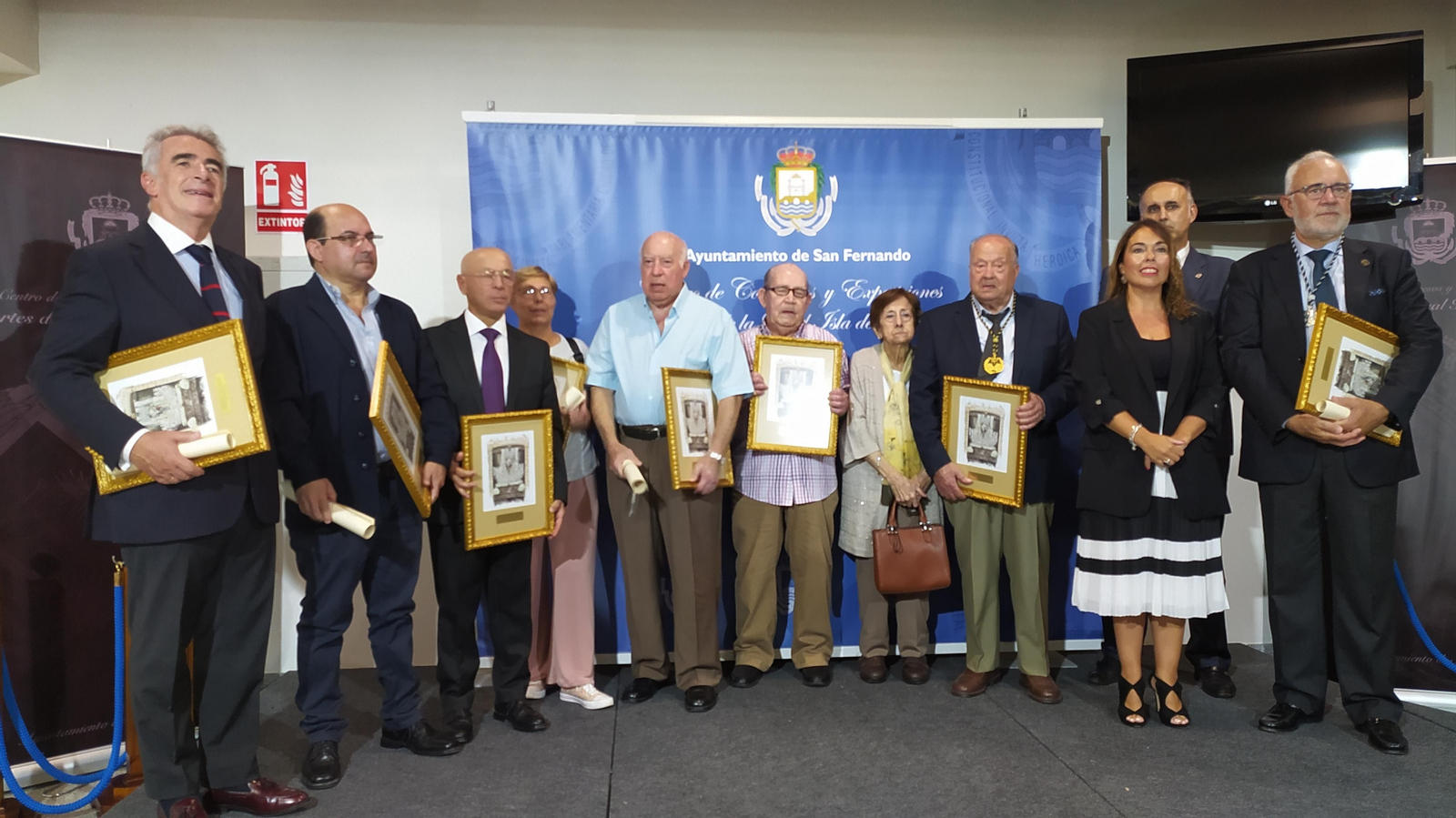 Homenaje a los hermanos más antiguos de la Soledad en San Fernando