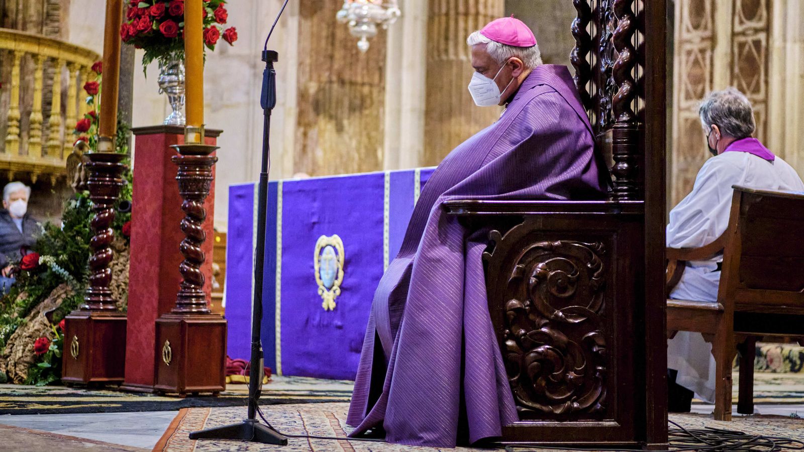 Vía Crucis de Piedad en el interior de La Catedral.