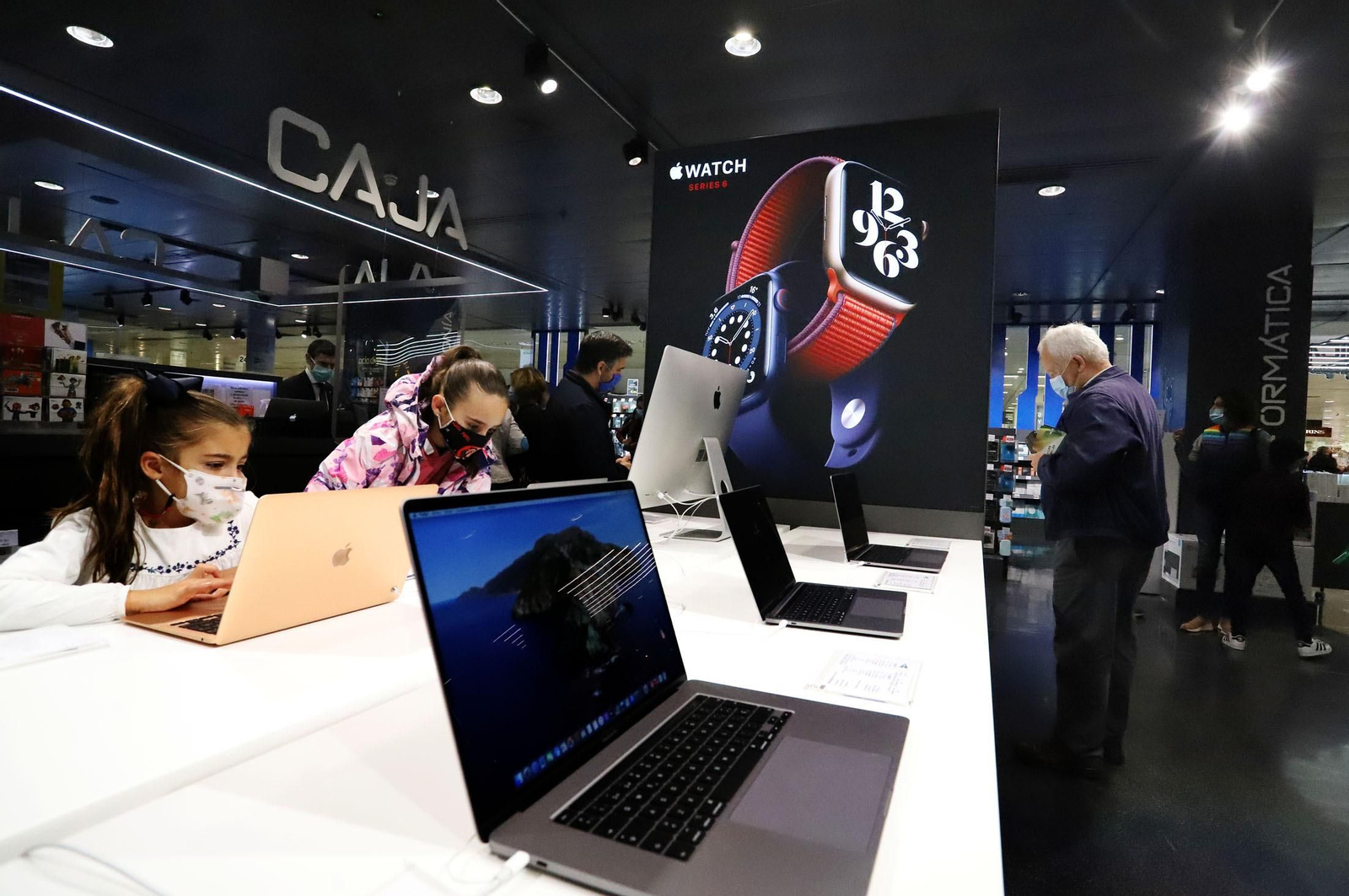 Imágenes del "Black Friday" en el Corte Inglés Imágenes del "Black Friday" en el Corte Inglés