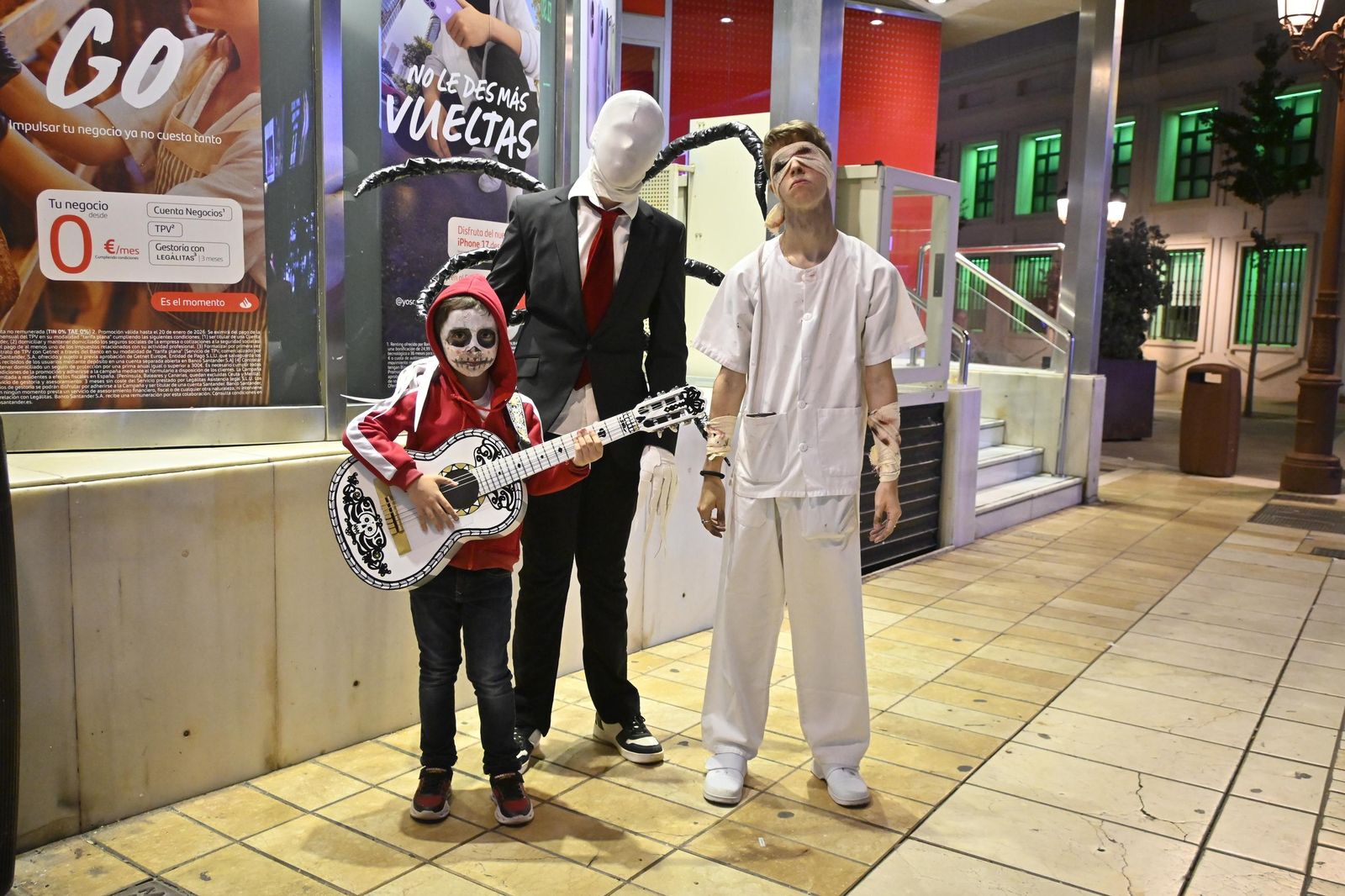 Las mejores fotografías de la noche de Halloween en Huelva