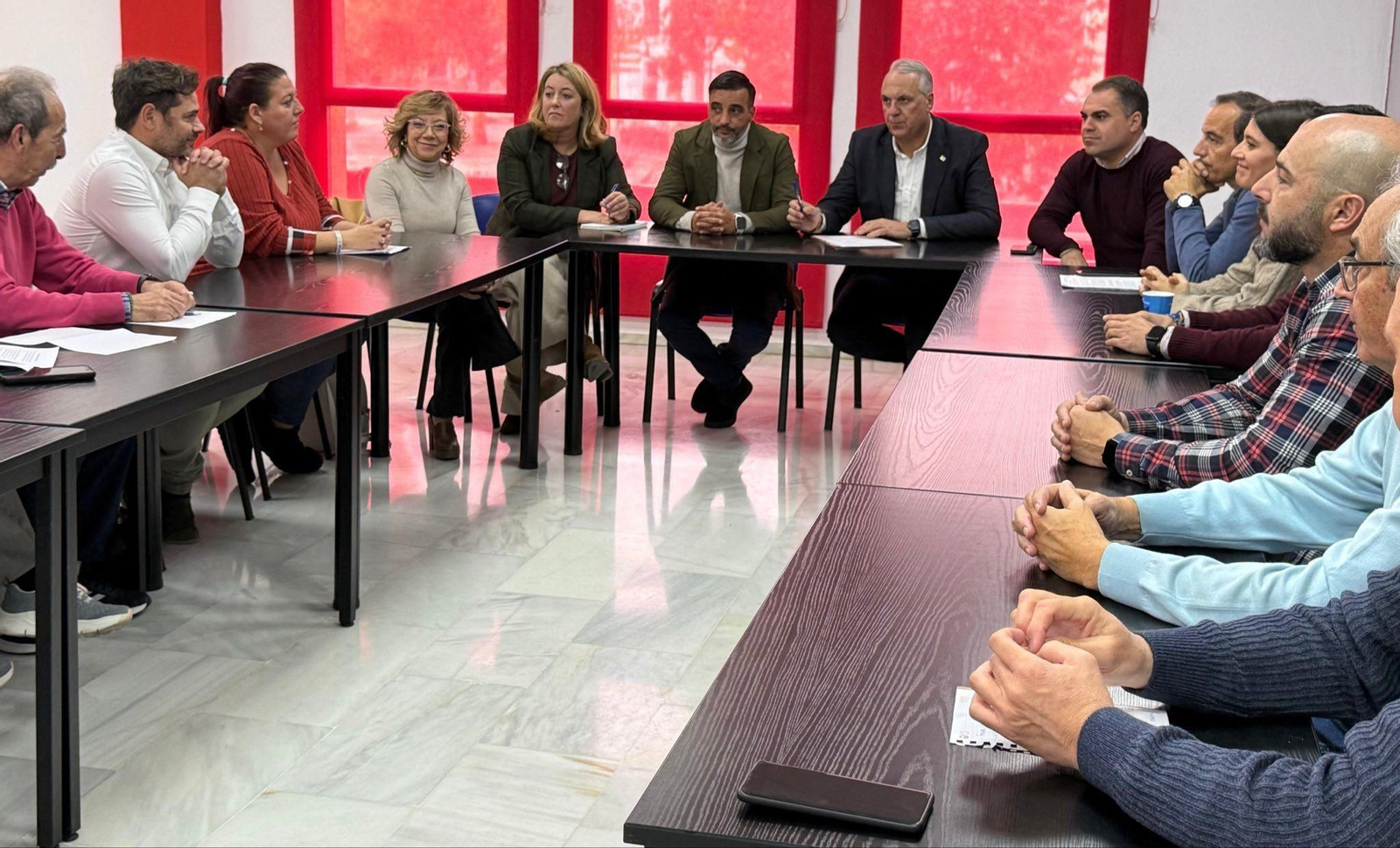 Reunión de Juan Carlos Ruiz Boix con el sector sanitario de Jerez.