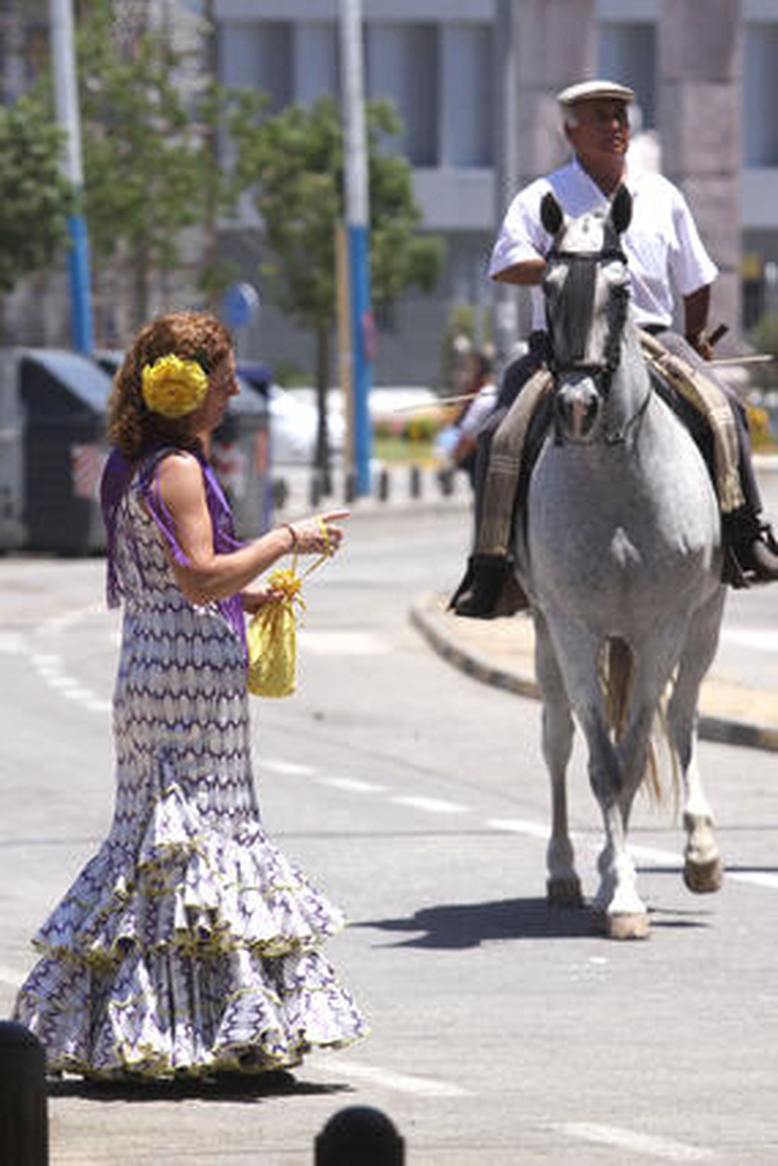 Los algecireños viven intensamente la jornada del sábado en la Feria. 

Foto: Vanessa Perez
