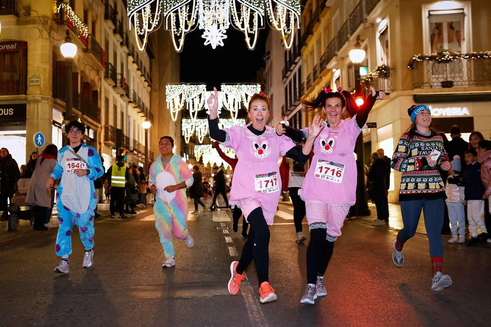 Las mejores imágenes de la Carrera Nocturna de Disfraces