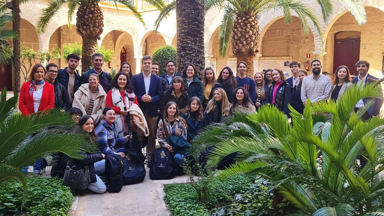 Jóvenes participantes en el programa Talentium en años anteriores.