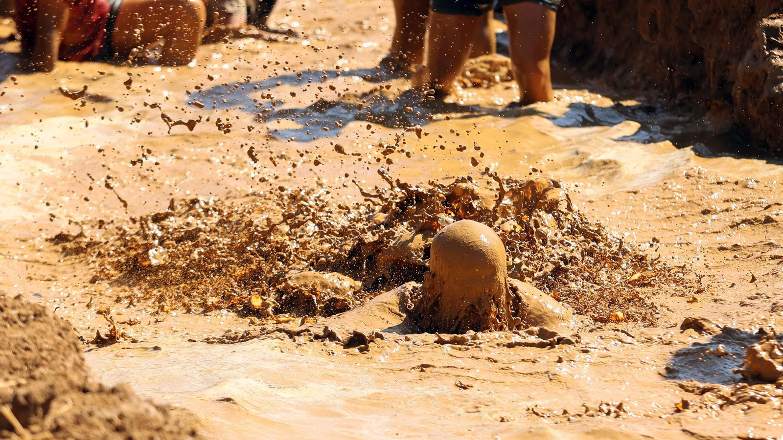 Búscate en la VII Carrera del Barro en La Barca