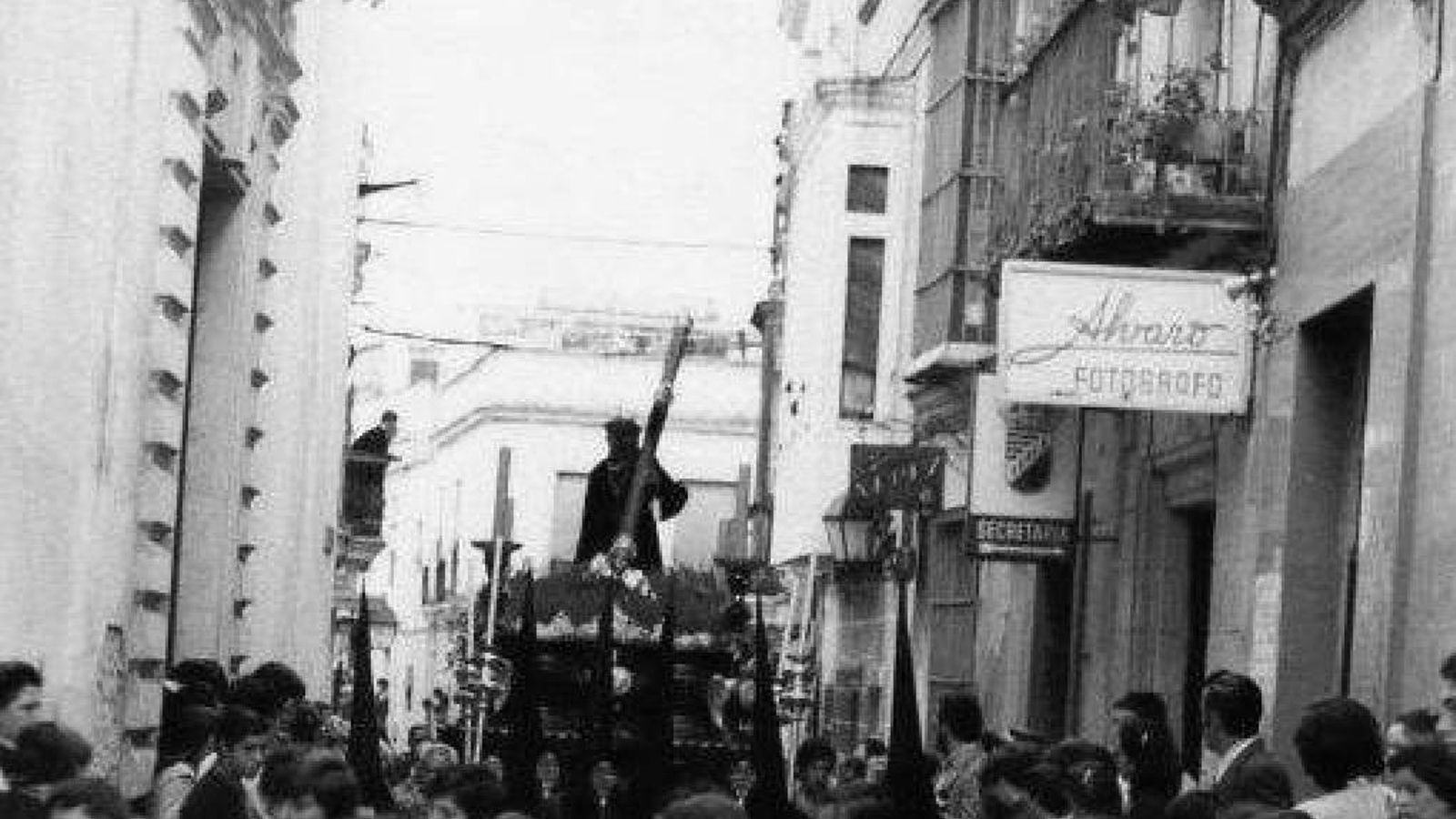 Estudio del fotógrafo Álvaro, calle Carmen. Estudio del fotógrafo Álvaro, calle Carmen.