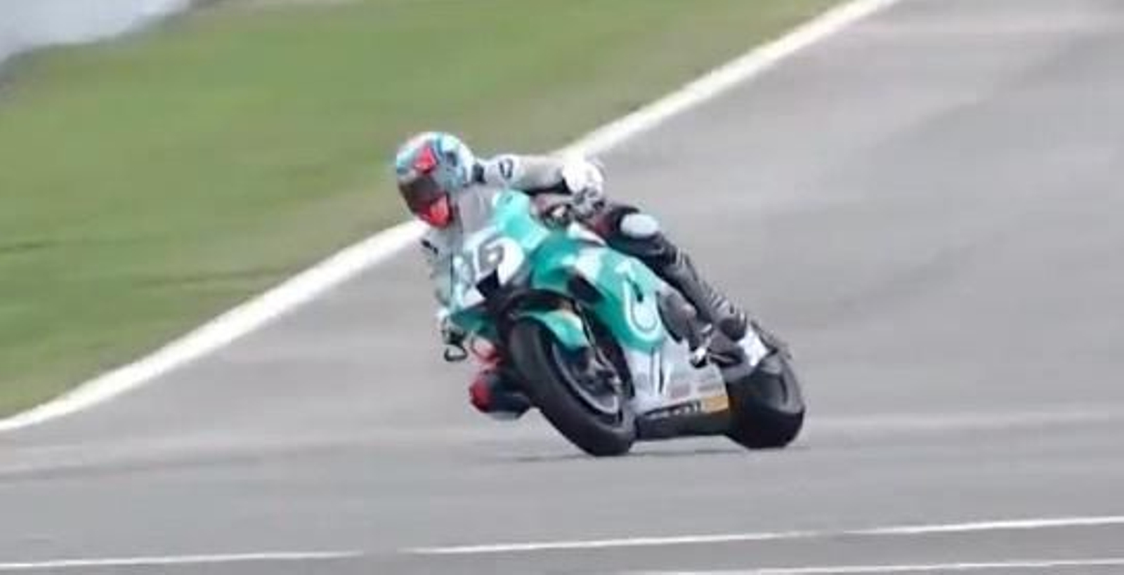 Leandro Mercado, tomando la primera curva del trazado jerezano. Leandro Mercado, tomando la primera curva del trazado jerezano.