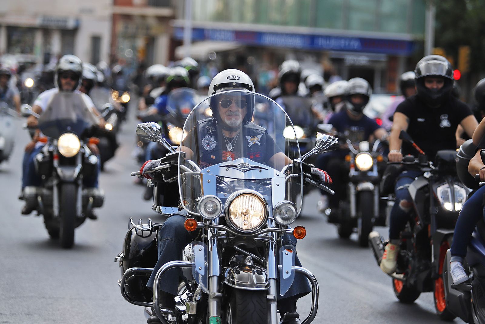 Las motos del club Descubridores toman las calles de Huelva