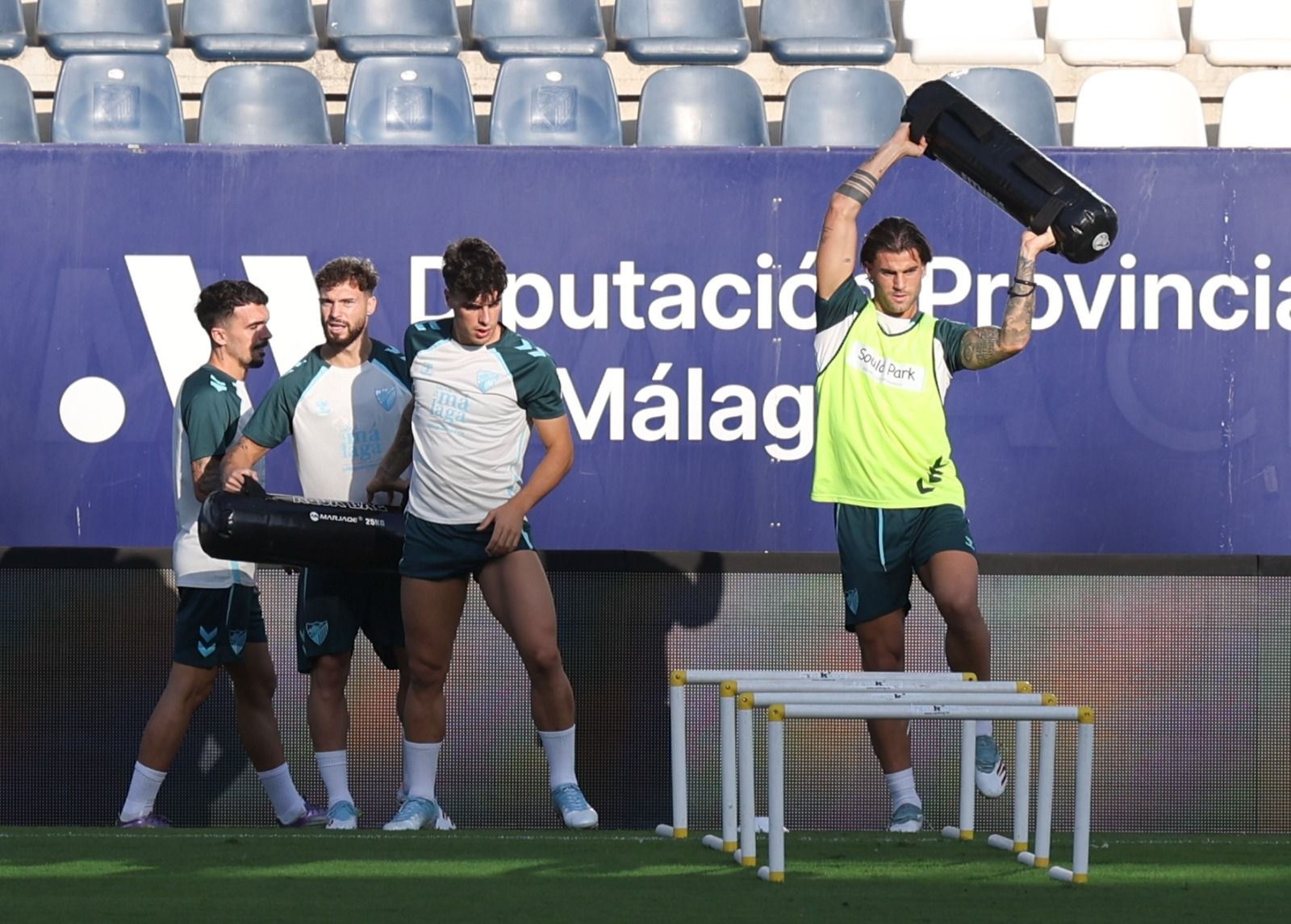 Málaga CF-Cádiz: Izan Merino sigue al margen del equipo
