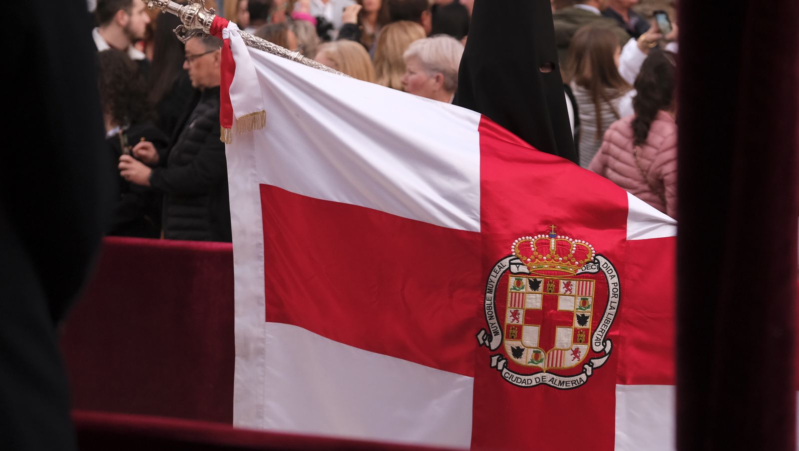 Procesión del Santo Entierro en Almería, en imágenes