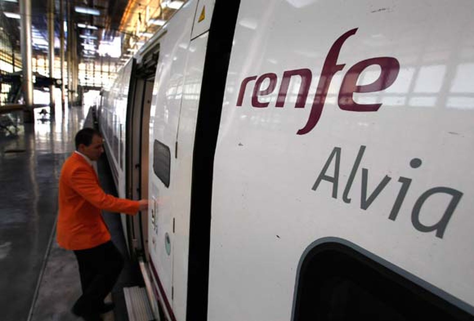 Renfe ofrece billetes integrados Cádiz-Girona