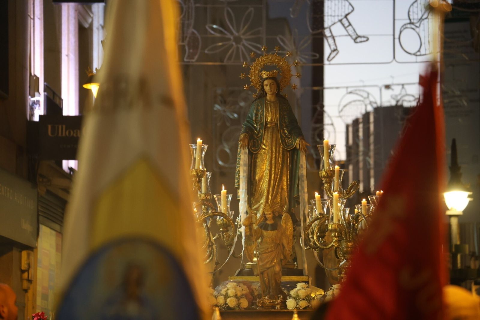 La procesión de la Virgen de la Milagrosa de Córdoba, en imágenes