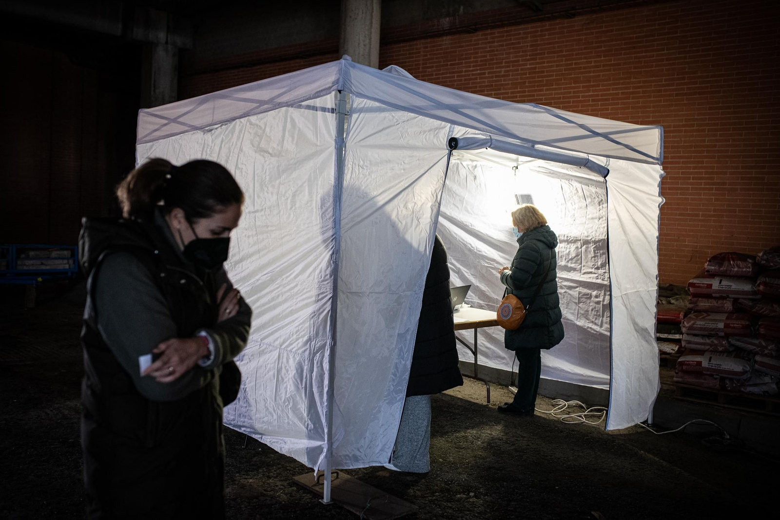 Imágenes de las pruebas Covid-19 al personal docente de Huelva