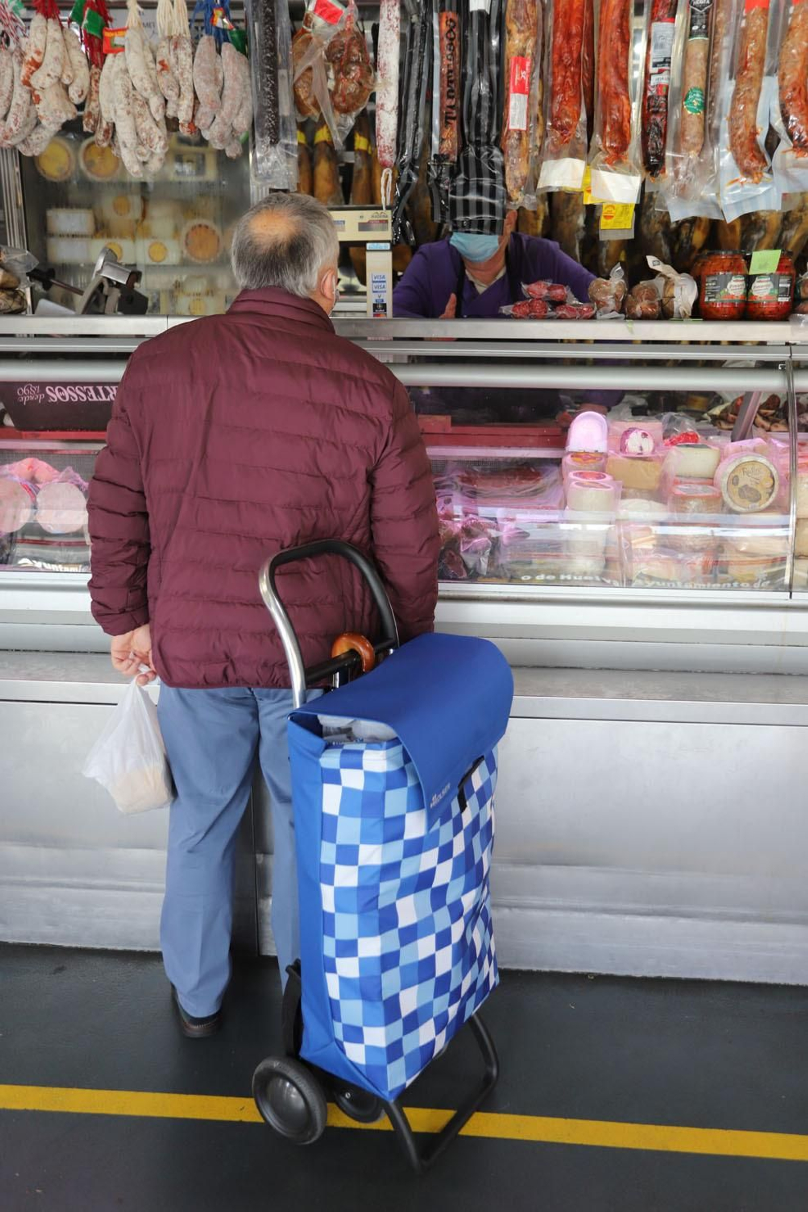 La Policía Local realizó controles en el Mercado del Carmen durante la mañana del sábado