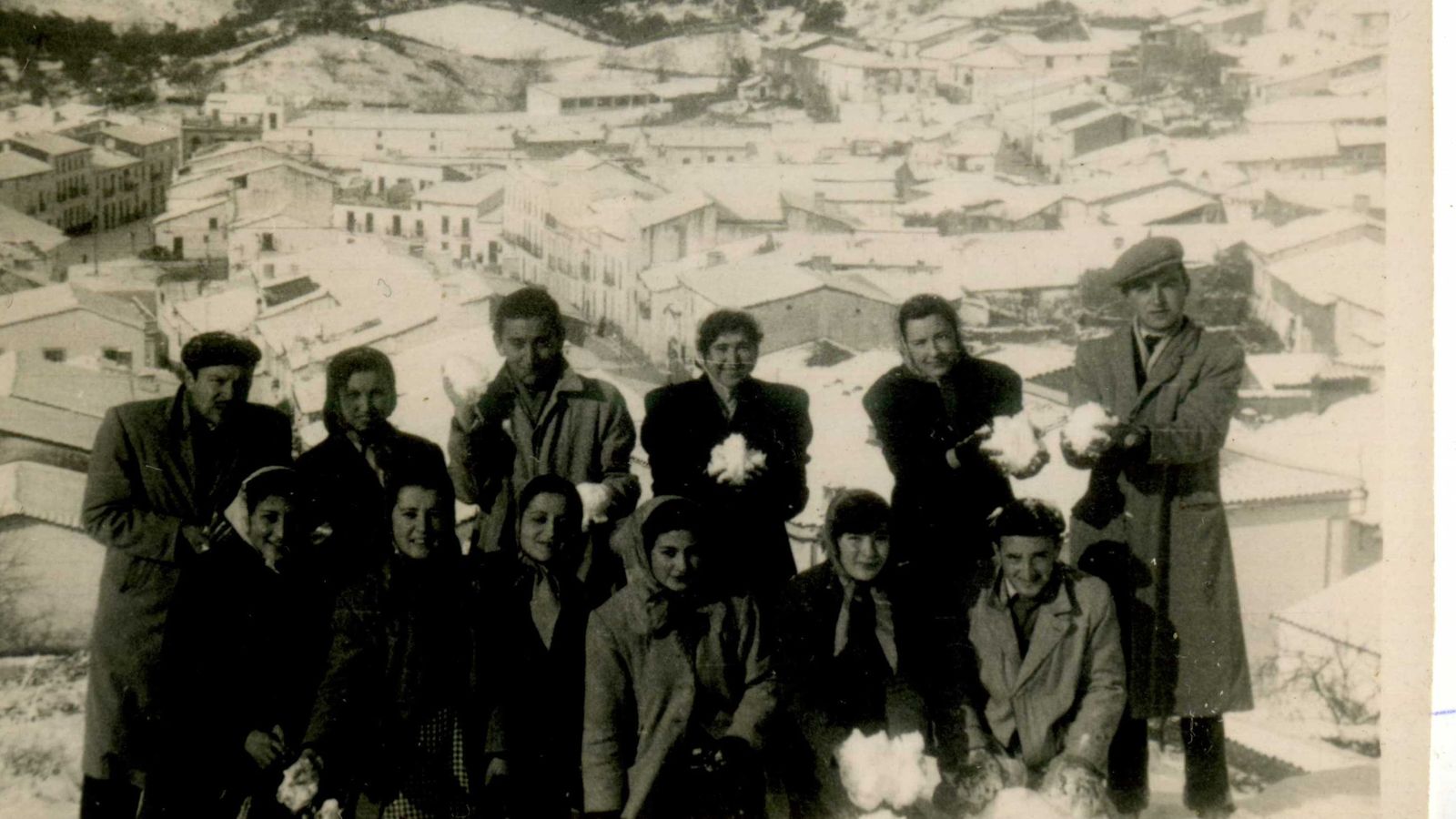 Nevada de 1954, con los serranos disfrutando del acontecimiento.