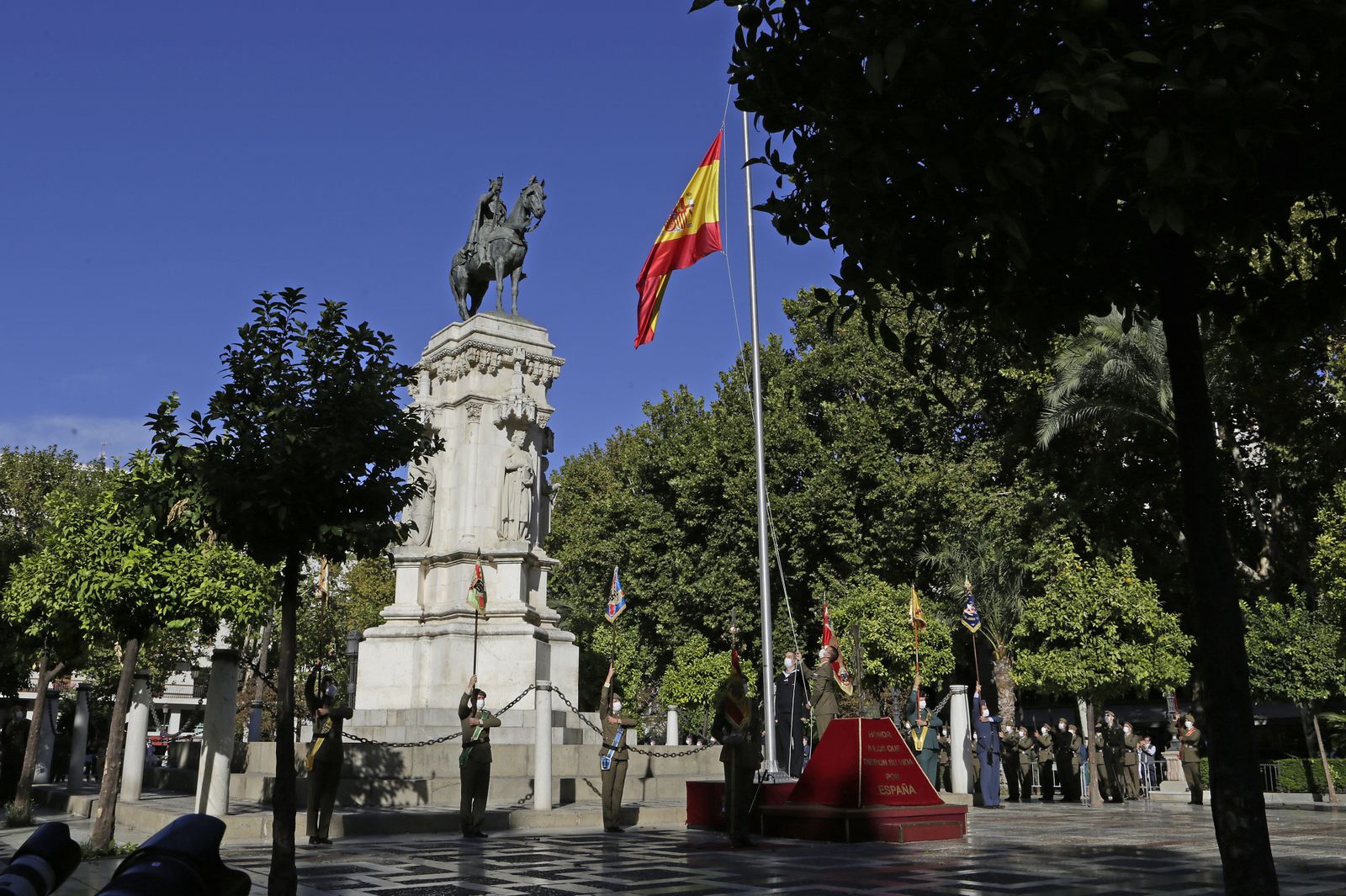 Acto militar por el Día de la Hispanidad