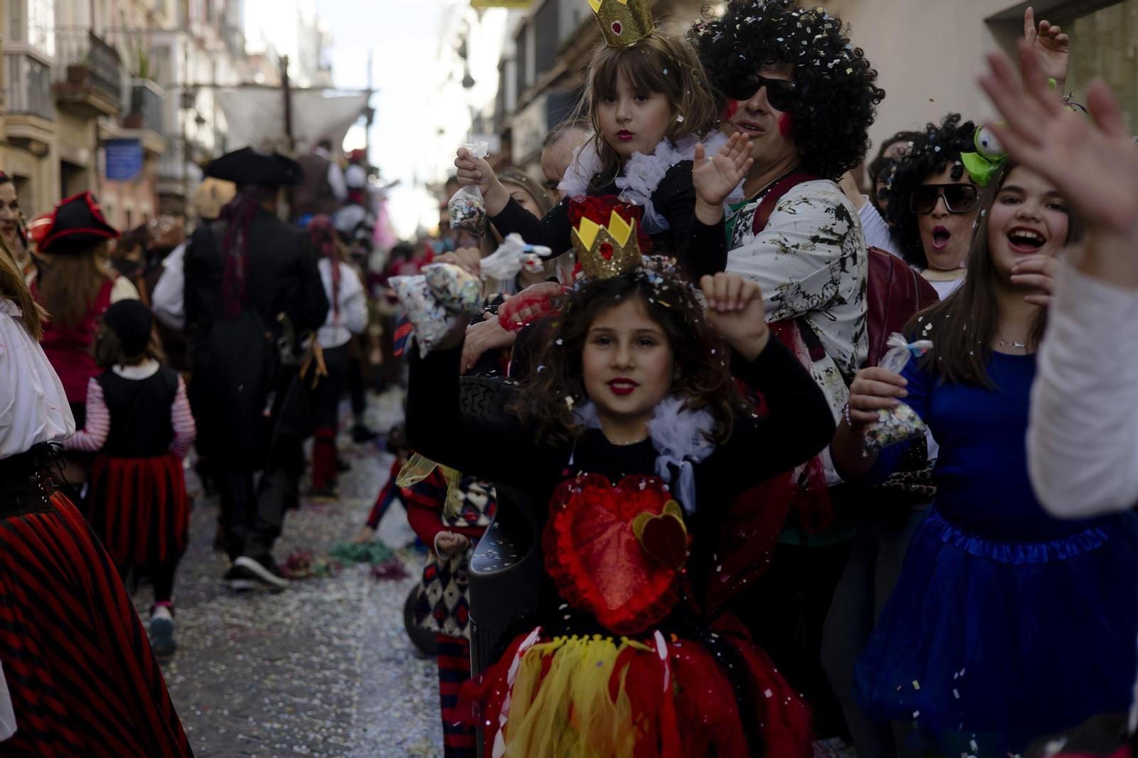 Búscate en las imágenes de la cabalgata de carnaval del Puerto de Santa María