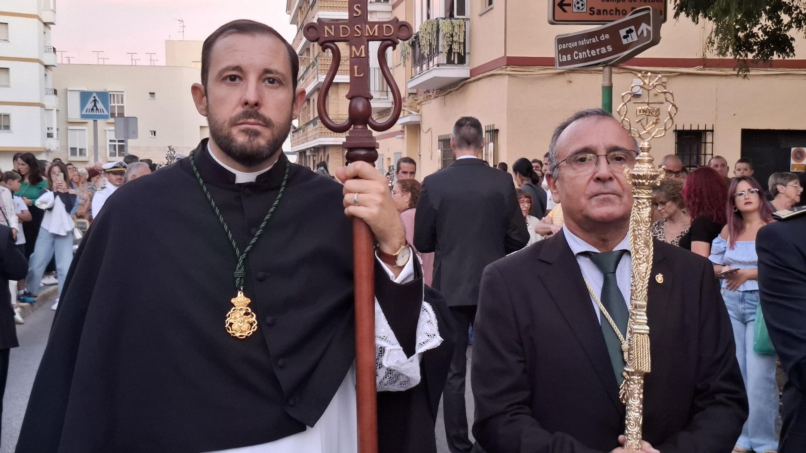 Fotogalería: La salida extraordinaria de la Vera-Cruz de Puerto Real en su 475 aniversario