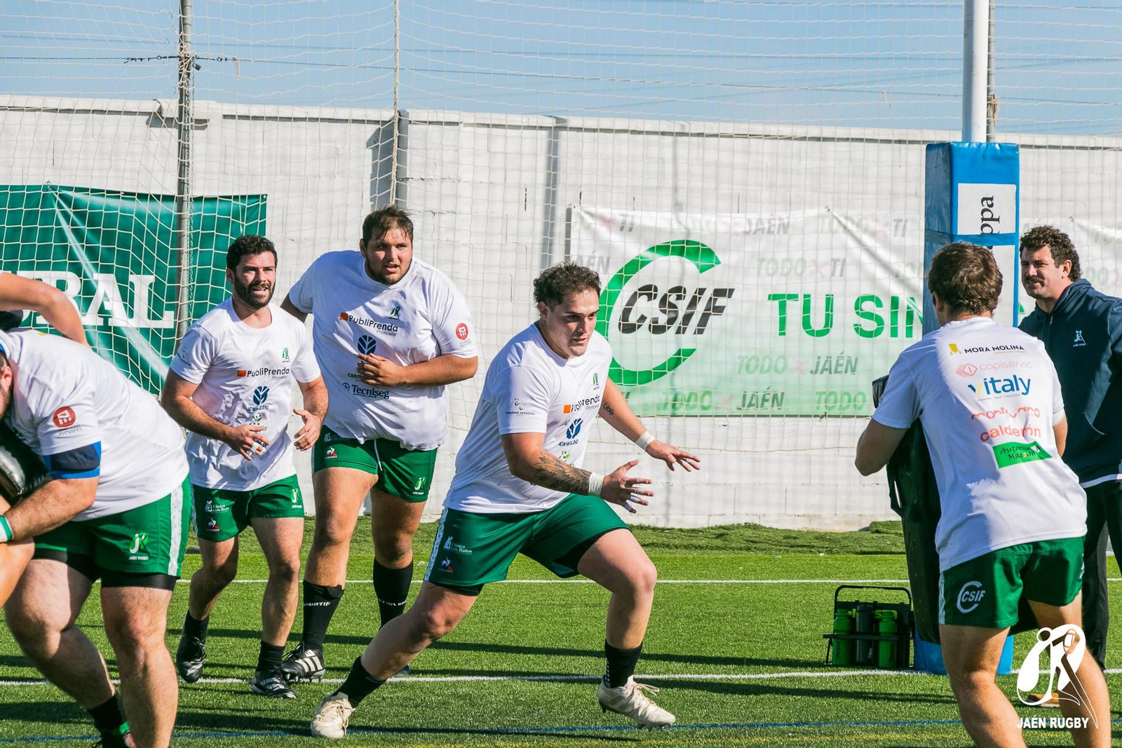 El primer equipo masculino visita al primer clasificado.