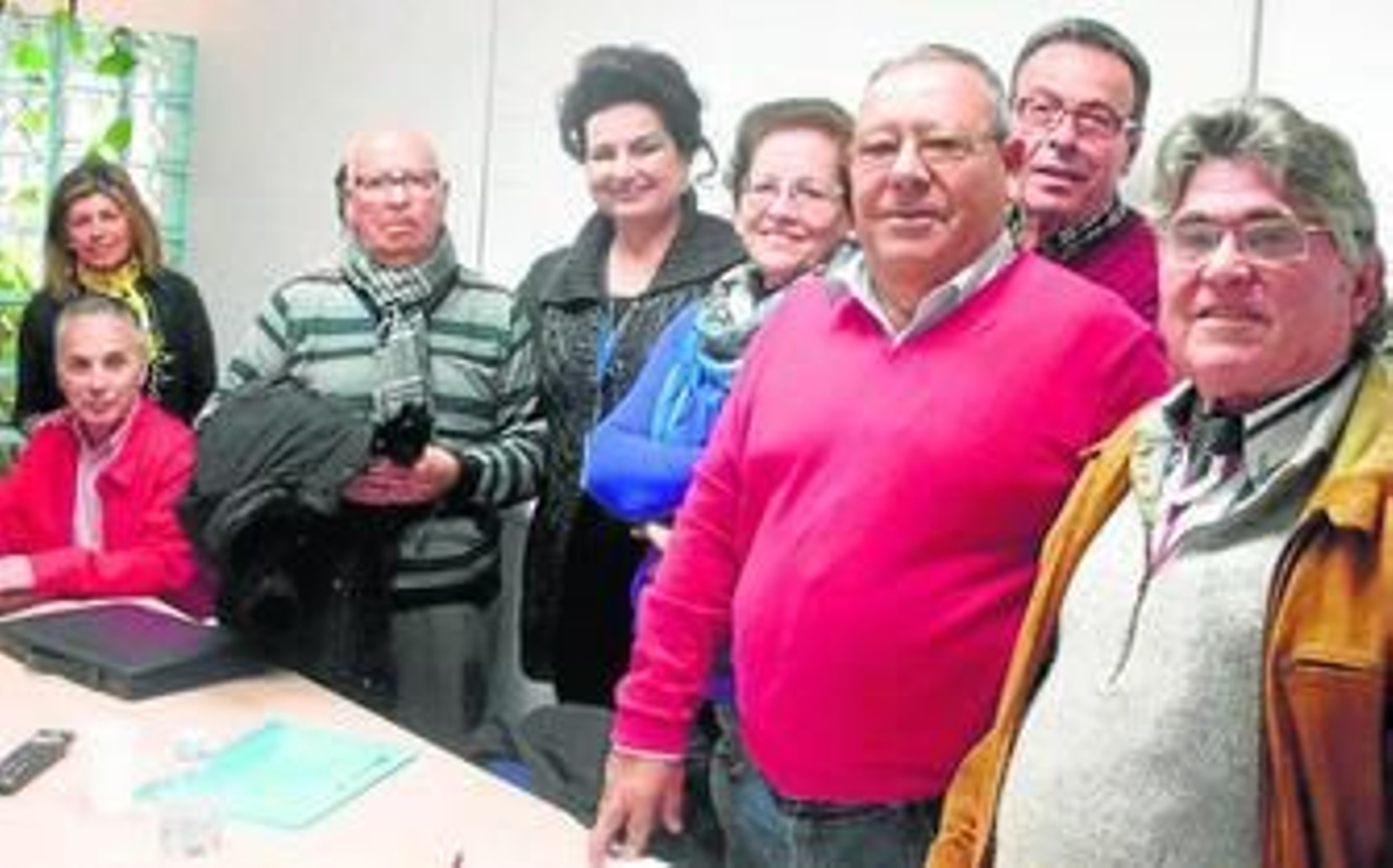 María de los Ángeles Prieto, con miembros del Consejo Local del Mayor e Isabel Paredes.